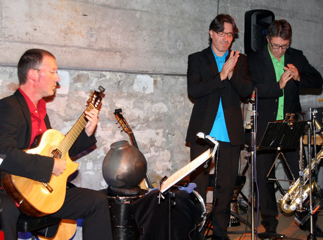 Das Trio Fabro mit Oliver Fabro, Wolfgang Eisele und Harry Eisele (v.l.) begeisterte mit Flamenco-Jazz die Zuhörer. Foto: Charlotte Fröse
