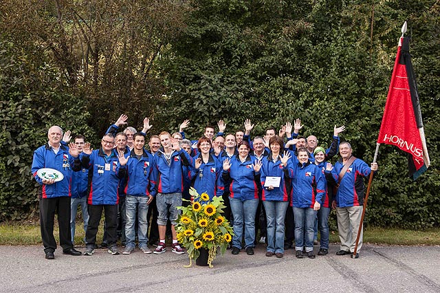 Die Feldschützen in Ihren neuer Vereinsjacke.