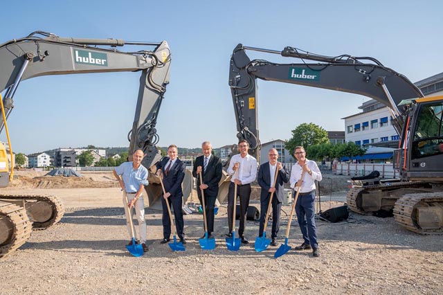 Von links: Marco Genoni, Gemeindepräsident Gemeinde Suhr; Jean-Pierre Gallati, Regierungsrat Kanton Aargau; Peter Suter, Verwaltungsratspräsident KSA; Jens Vollmar, Head Division Buildings Implenia; Dr. Hanspeter Hilfiker, Stadtpräsident Stadt Aarau; Sergio Baumann, CEO a.i. Foto: zVg