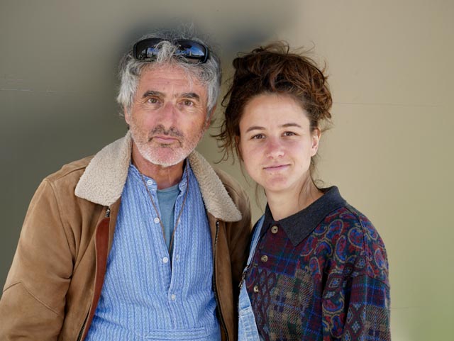  Schauspielerin Mia Lüscher und Schauspieler Kaspar Lüscher (Tochter & Vater) spielen am Freitag, 29. Oktober, im Fricker Kornhauskeller. Foto: zVg