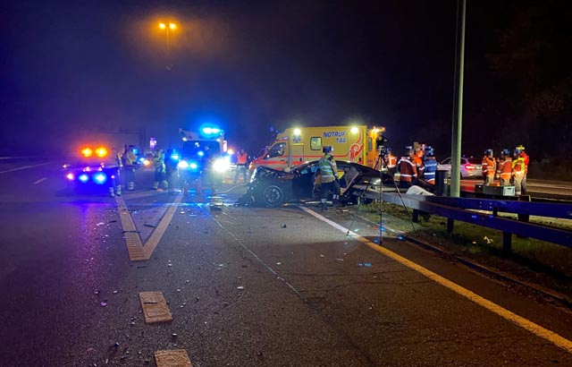 Beim Selbstunfall starb eine Person, vier wurden verletzt. Foto: Polizei BL