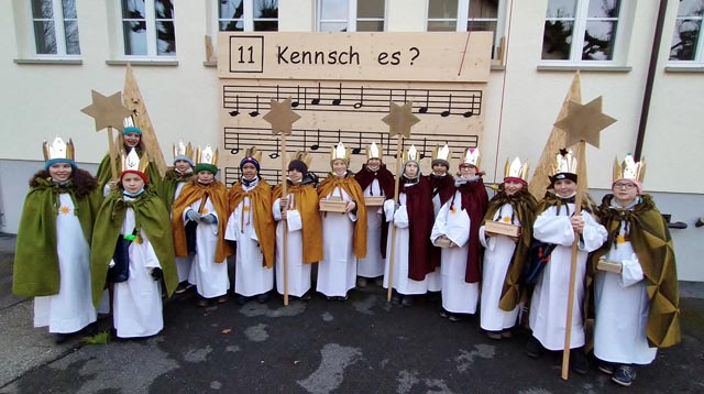 Die Sternsinger von Herznach und Ueken (leider fehlen krankheitshalber 2 Sternsinger auf dem Bild). Foto: zVg