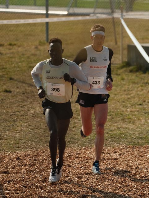 Matthias Kyburz (rechts) an der Cross-SM. 