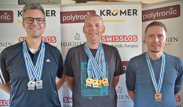 Sieg auch noch im C-Match: Dieter Grossens vier Goldmedaillen überstrahlten die Aargauer Meisterschaften, links Gregor Broder, rechts Reto Gantenbein. Foto: wr