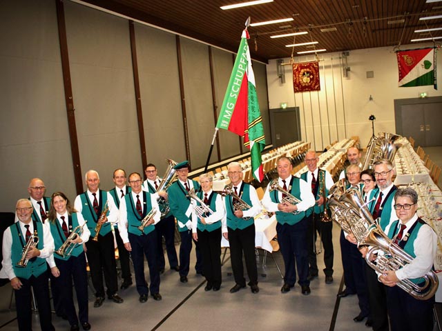 Gesamtfoto der MG Schupfart; es fehlt der Dirigent, weil dieser bis kurz vor dem Konzert einen Auftritt hatte. Foto: zVg