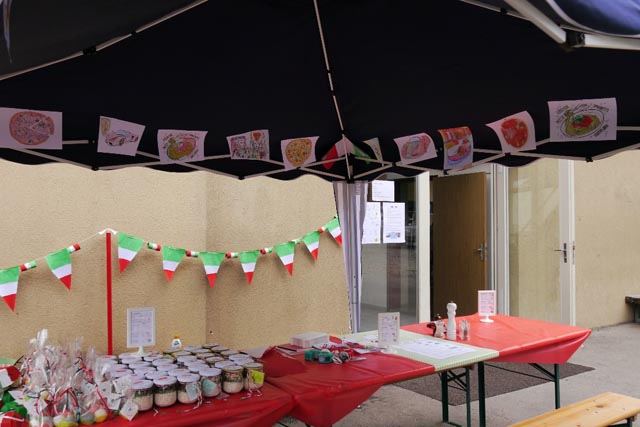 Die Besuchenden erwartete ein vielfältiges Angebot an selbsthergestellten Produkten.  Foto: zVg