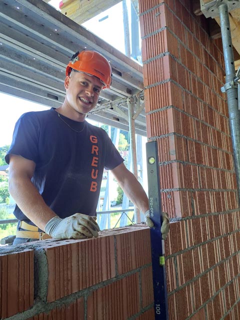  Maurer Nico Treyer kann stolz sein auf seine Leistung. Foto: zVg