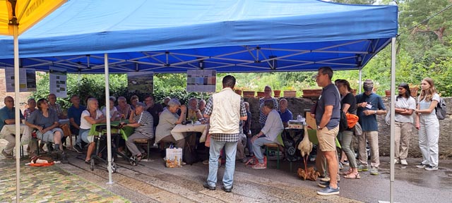 BesucherInnen der Storchenpics 2023. Foto: Béa Bieber