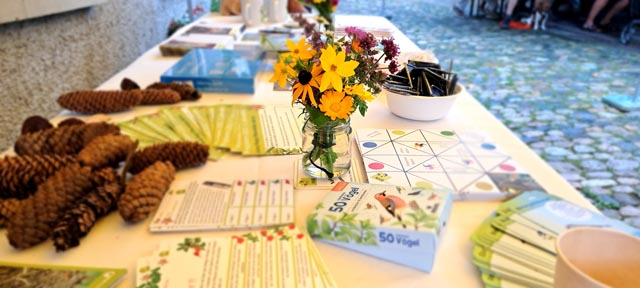 Infotisch zum NVR und zu Juna. Foto Béa Bieber