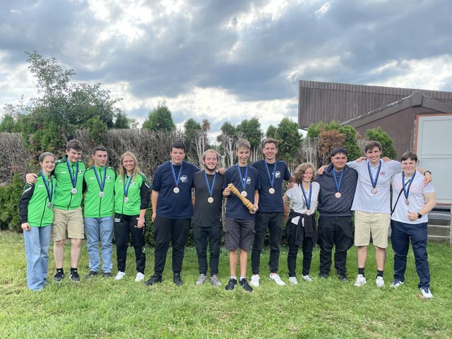 Gruppenfoto von den Teams Magden, Gansingen und Zofingen (von links). Foto: zVg
