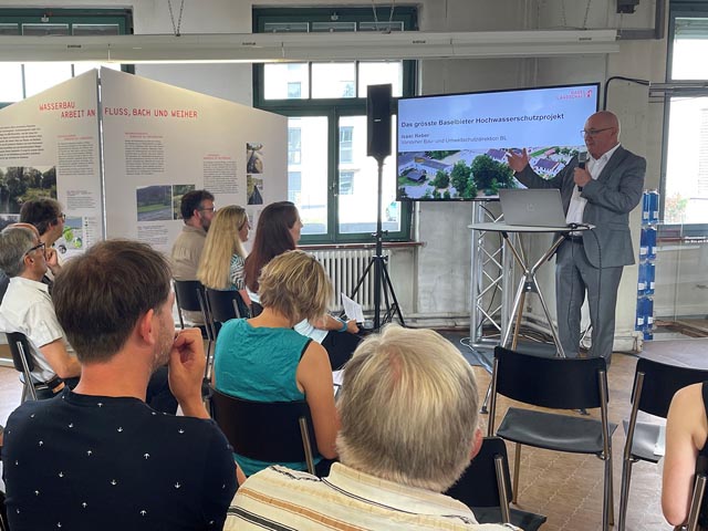 Eröffnung de Info-Centers Hochwasserschutz Laufen mit Regierungsrat Isaac Reber. Foto: zVg