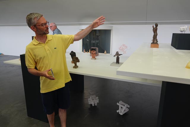 Der Kurator Michael Hiltbrunner. Foto: Peter Schütz