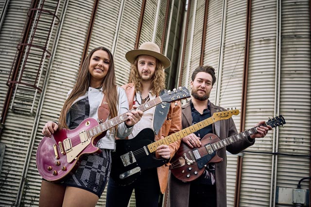 Ally Venable, Ashley Sherlock und Will Jacobs (v.l.) werden am Mittwoch, 20. September, das 30. Fricktaler Blues Festival eröffnen. Foto: zVg