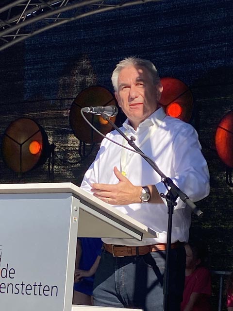 Alex Hürzeler gratulierte den Wegenstettern zum Jübiläum.