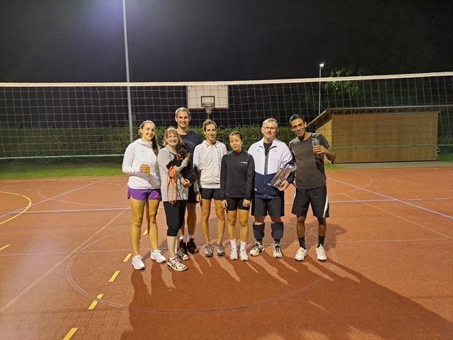 Das Siegerteam «Plauschvolleyballer Herznach-Ueken» Foto: zVg