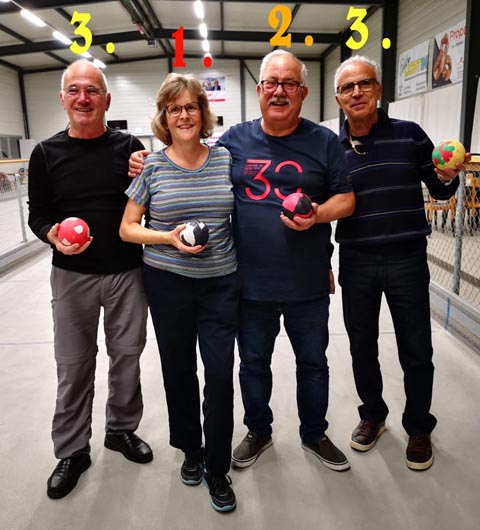 Siegerin Christina Wyrsch, der zweitplatzierte Anonio Oliva und die beiden drittplatzierten Giuseppe Valente und Pietro Falcone. Foto: zVg