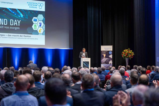 Regierungsrat Dieter Egli bezeichnete das HTZ in seiner Grussbotschaft als «Perle der Innovationsförderung». Foto: zVg
