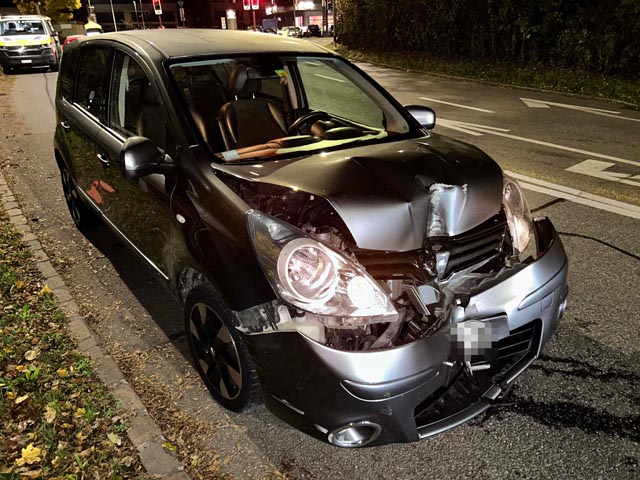  Gegen Ampel geprallt. Foto: Polizei Aargau 