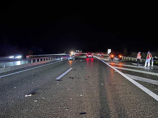 Unfall auf der A1 bei Mägenwil. Foto: Polizei AG