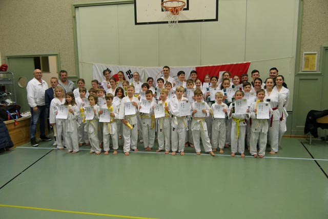 Schwaderloch: Neue Gurte und gute Leistungen für Aargau-Taekwondo
