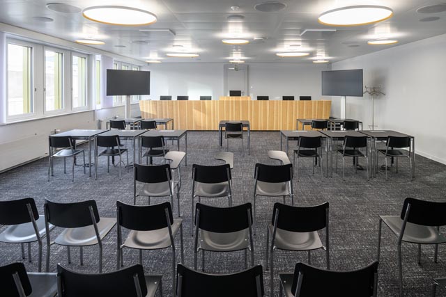 Einblick in den Gerichtssaal am neuen Standort. Foto: © René Rötheli