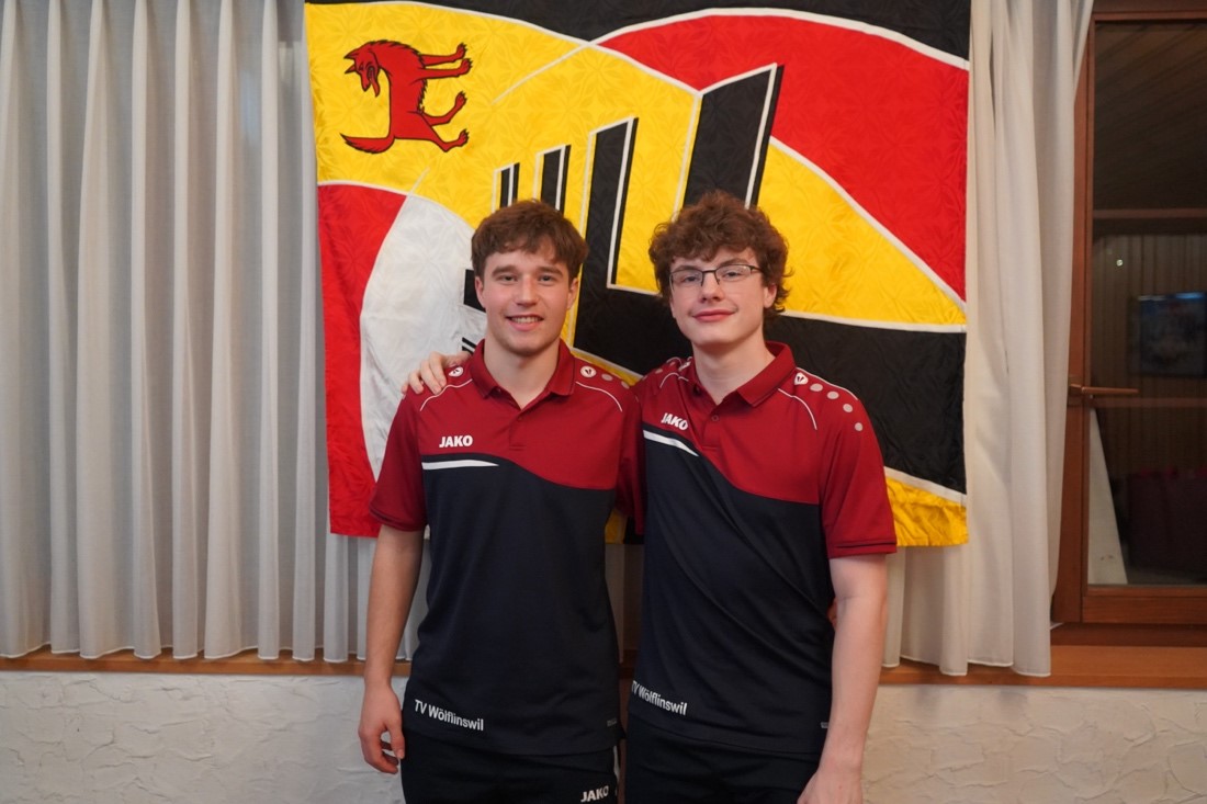 Neu als Aktivturner: Aron Peter und Luca Herzog (v.l.n.r.). Foto: zVg