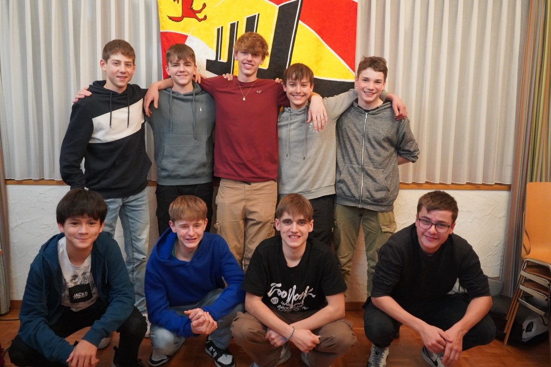 Neu als Mitturner: Jonas Bölsterli, Andrin Heiz, Thierry Lenzin, Samuel Sattler, Lionel Treier, Rafael Eichernberger, Timo Kim, Silian Künzli, Luca Beer (v.h.l.n.v.r.); es fehlt Nils Stalder. Foto: zVg