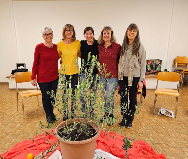 Das ökumenische Weltgebetstagsteam (von links): Susi Strübin, Kristin Gnodtke, Erika Conus und Käthi Hilpert. Foto: zVg