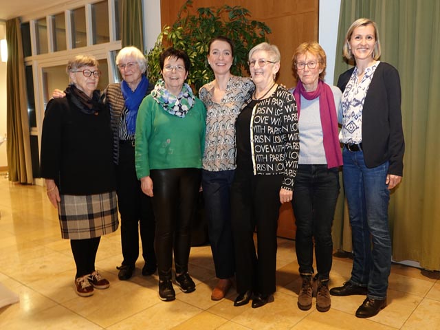 Der neue Vorstand (von links): Charlotte Burkhard, Rita Hirter, Rosmarie von Büren, Marsha Mueller, Monika Kamm, Daniela Skarul. Foto: zVg