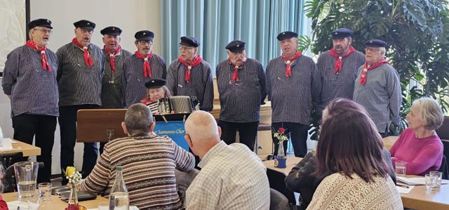 Der Basler Seemannschor Störtebekers in voller Fahrt. Foto: Marlène Aebischer