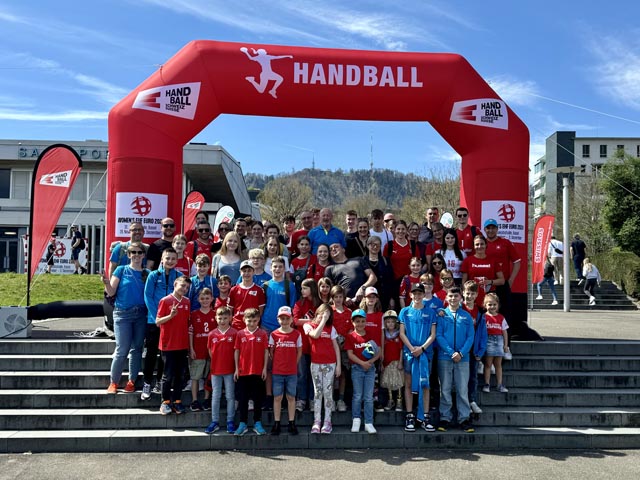 TV Stein besucht Women’s EHF EURO Cup-Spiel Schweiz gegen Norwegen