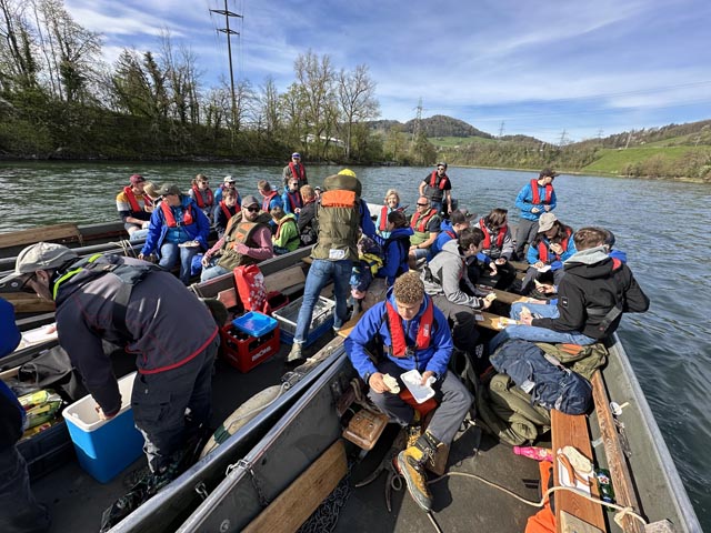 Wallbach: Talfahrt der Pontoniere bei schönstem Wetter
