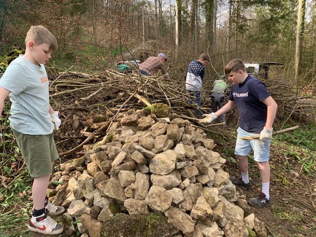 Wieselburgen dienen vielen Tieren als Lebensraum. Fotos: zVg