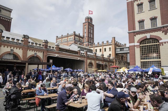 Am 27. April gibt es zum Tag des Bieres exklusive Einblicke hinter die Schlossmauern der Brauerei Feldschlösschen in Rheinfelden. Foto: zVg