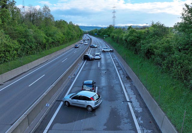 Prekäre Witterungsverhältnisse führen zu mehreren Verkehrsunfällen auf der A18. Foto: Polizei Basel-Landschaft
