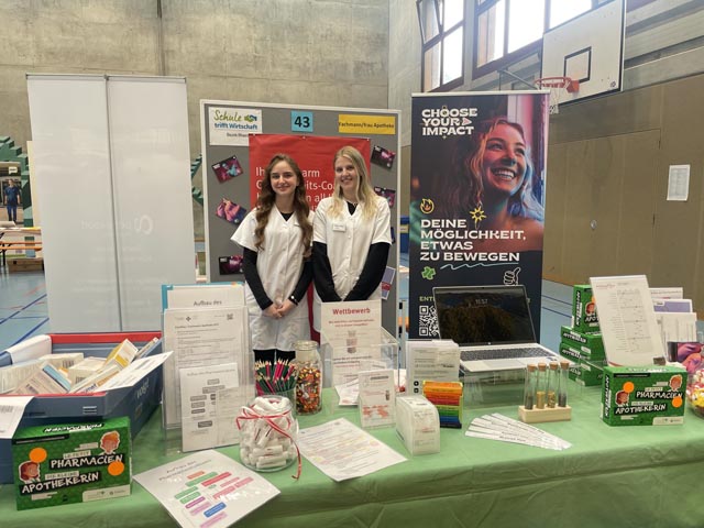 Von Fachfrau/Fachmann Apotheke EFZ bis zum Pharmaziestudium: Hier wurden Berufe rund um die Apotheke vorgestellt. Foto: Lilia Staiger 