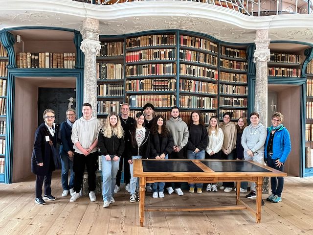 Kaisten: Jugendlich bereiten sich mit Ausflug nach Einsiedeln auf Firmung vor