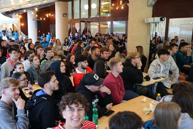 Wegenstetten: Sommernachtsfest mit Volleyball und Public-Viewing