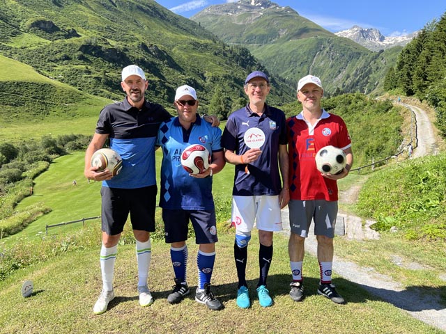 Der Rheinfelder Sandro Bertoli (2. von Rechts) schaffte es in Sedrun auf Platz 22. Foto: zVg