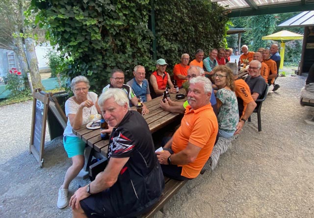 Der wohlverdiente Schlusstrunk nach einer schönen Biketour. Foto: zVg