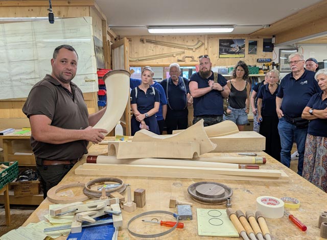 Besuch beim Alphornbauer. Foto: zVg
