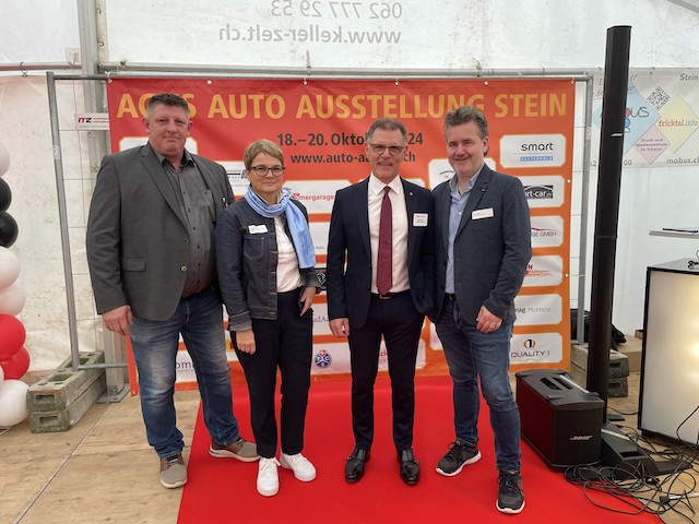 Stein: Die 14. Autoausstellung lockte viele Interessierte ins Bustelbachcenter