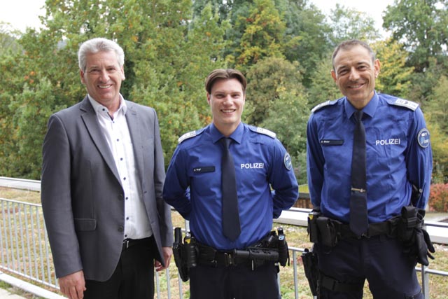 Von links: Gemeindeammann Daniel Suter, Pol Christian Vogt und Polizeichef-Stv. Adj Meier Daniel. Foto: zVg