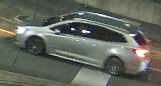 Der silberfarbene Personenwagen (Kombi). Foto: sta