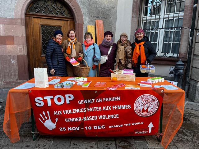 er Soroptimistinnen Club Fricktal engagierte sich mit weiteren Organisationen gegen Gewalt. Foto: zVg
