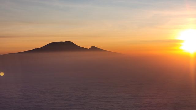 Kurz vor dem Sonnenaufgang am Gipfeltag. Foto: zVg