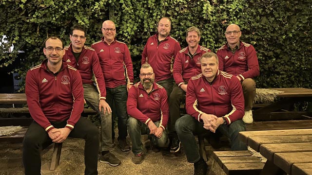 Bild von links: Marcel Steinacher, René Thomann, Werner Schraner, Thomas Schraner, Dieter Deiss, Roman Kalt, Bruno Obrist und Urs Stäuble. Foto: zVg