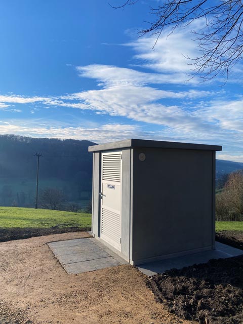 Neue AEW-Fernschaltkabine in Hellikon. Foto: AEW