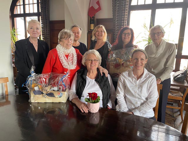 Vorne von links: Barbara Tröndle, Präsidentin, neu: Gery Tröndle, Vorstand Beisitz; Silvia Blaser, Vorstand Beisitz; Alexandra Nieleck, Vorstand Aktuarin neu; hinten von links: Margaretha Schib: Revisorin, neu; Marion Thüring, Kassierin, neu; Elisabeth Thiel, ausgetretene Vizepräsidentin; Sonja Sauerländer, Ehrenmitglied. Auf dem Bild fehlen Astrid Obrist, Erika Berger und Tanja Tröndle. Foto: zVg