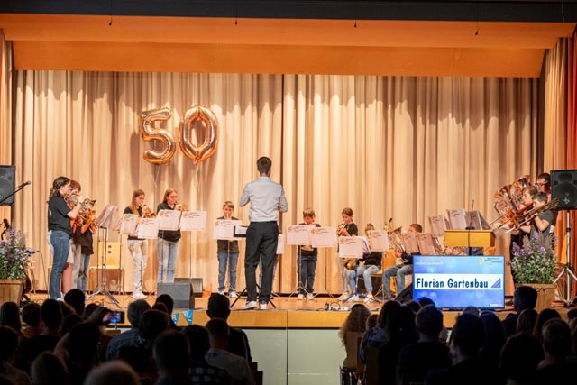Blechbläserensemble mit Beat Ochs, dem Waldhornlehrer. Foto: zVg 